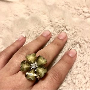 🦋 3/$5 Stretchable Flower ring